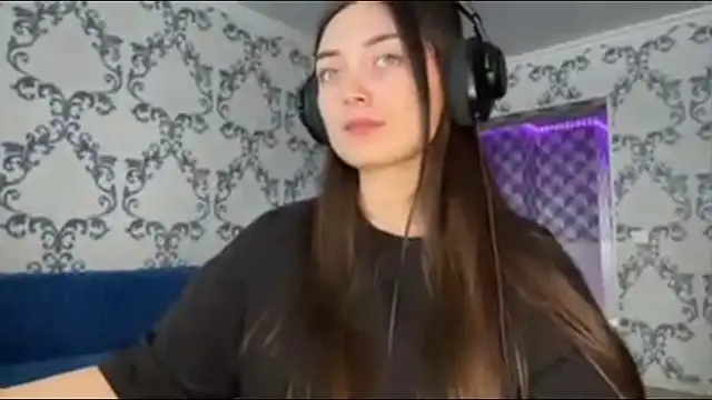 TwotyBright's cam snapshot