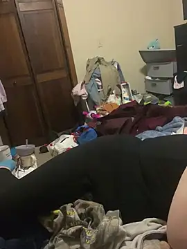 adventuresinsky's cam snapshot