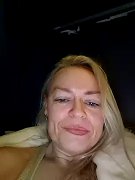 demidelightfulxx's cam snapshot