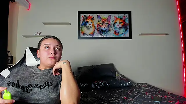 meredit_cris23's cam snapshot