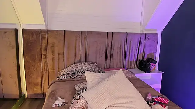 SilvanaSantos_'s cam snapshot