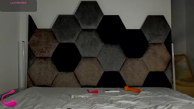 Latrellx7's cam snapshot