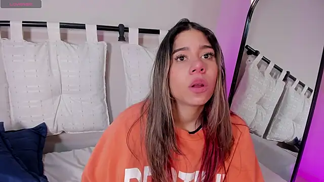 Rachell_criss's cam snapshot