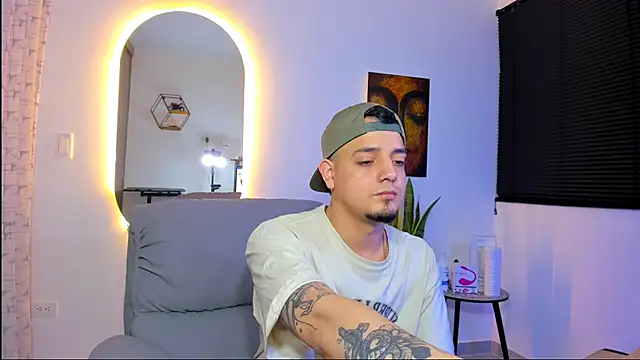 alejandro_calderon1's cam snapshot