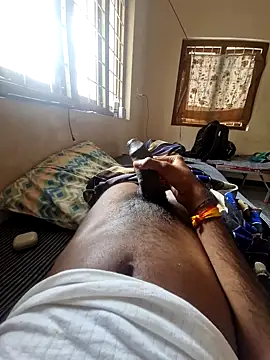 Yours_daddy6728's cam snapshot