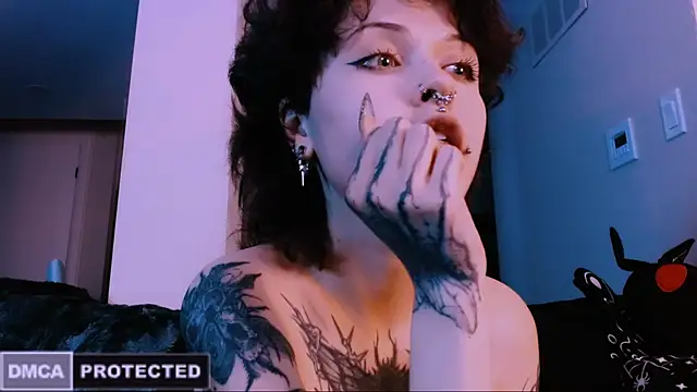 NaughtyLittleFox's cam snapshot