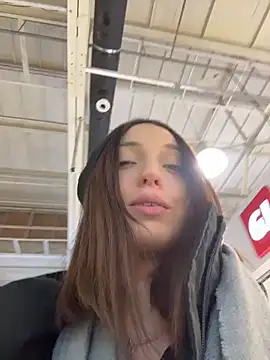 DollyTall's cam snapshot