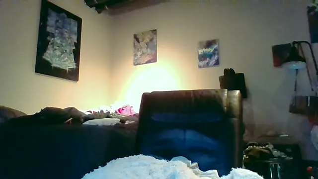 eatmeplease44's cam snapshot