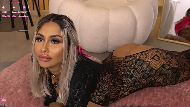 GoldenAmber live sex cam