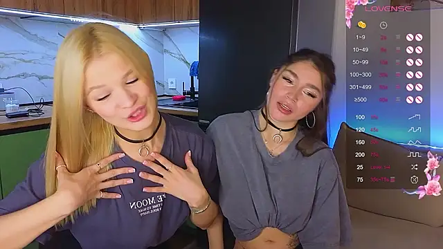 Caroline__Brown's cam snapshot