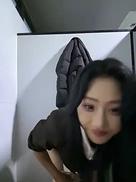 so-linger live sex cam