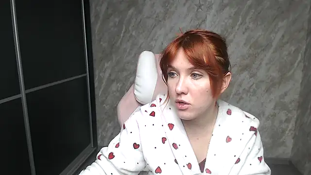 Reginasmilee live sex cam