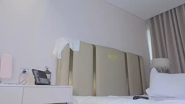 Akina_starr live sex cam