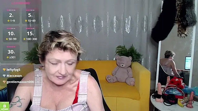 SexyGrandma_ live sex cam