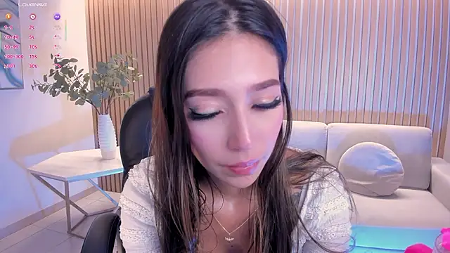 TaraLawrence's cam snapshot