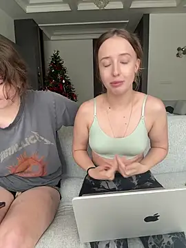 Nura_n_Sarah live sex cam