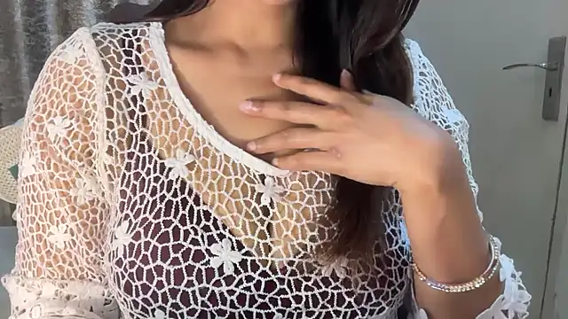 Cupid_of_Hearts's cam snapshot