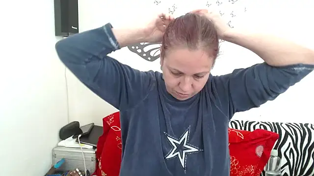 LadyHellene live sex cam