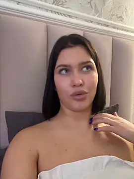 KikiWatson live sex cam