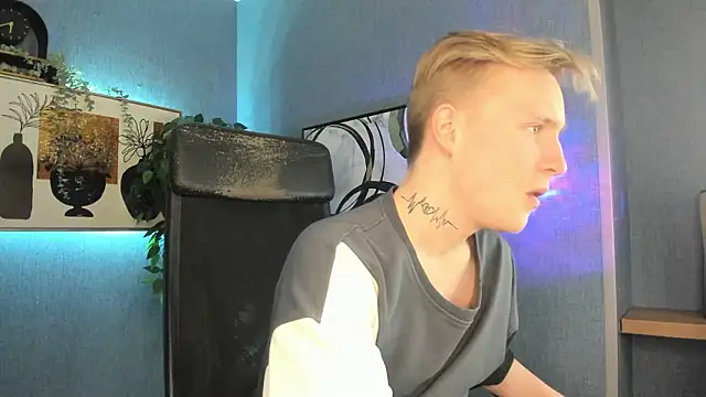 AlexxSweet live sex cam