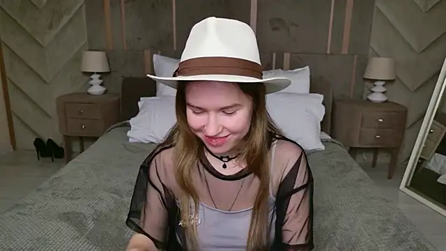 Alida_Brice's cam snapshot