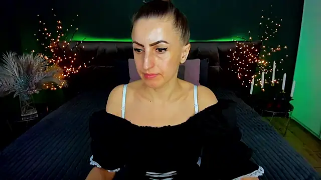 Rebecca_Diamond's cam snapshot