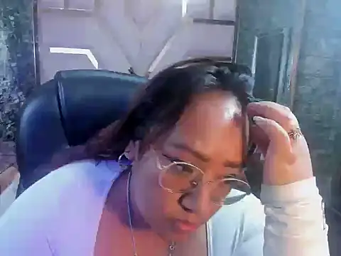 Shara_Oz's cam snapshot