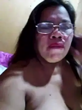 Huge_mama69 live sex cam