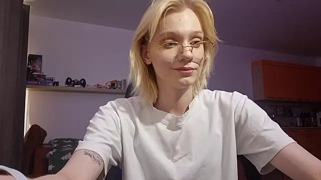 AuraNevera live sex cam