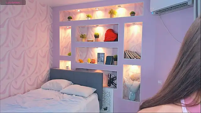 FloraDobb live sex cam