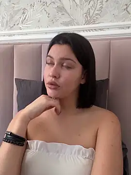 KikiWatson live sex cam