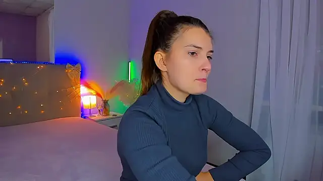 Laura_Leee's cam snapshot