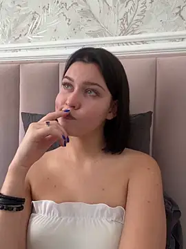 KikiWatson's cam snapshot