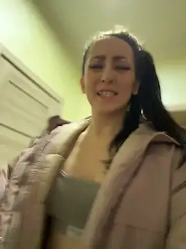 LuxBrunette_'s cam snapshot