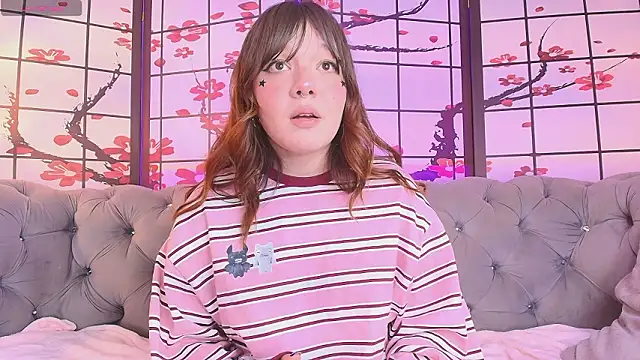 Fluffy_Bubble21's cam snapshot