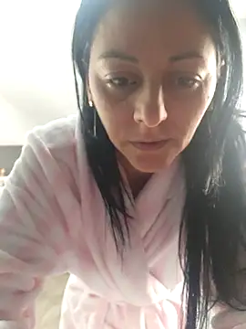 bruneta_sexy23's cam snapshot