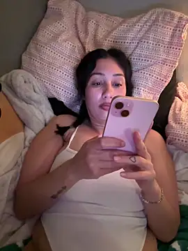 lonelylexxxie live sex cam