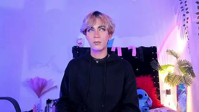 Cooperrosscute233 live sex cam