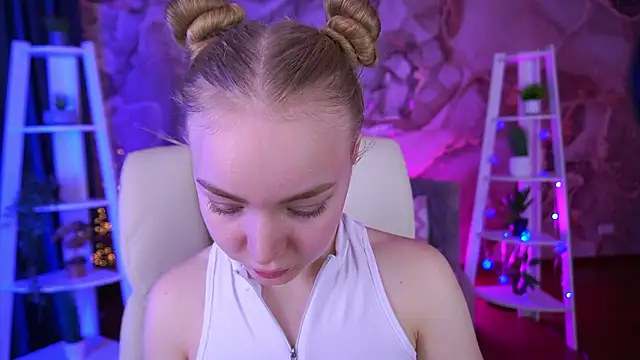 EmilySunshineS's cam snapshot