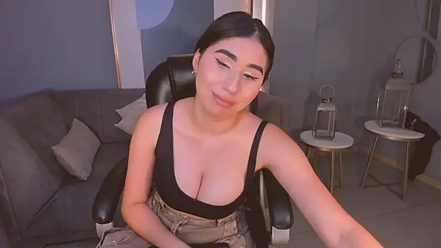 MayaMoretti_'s cam snapshot