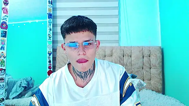 _justinmoon2 live sex cam