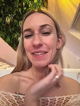 lola_tentatiion live sex cam