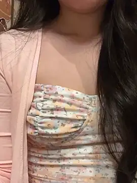 Nhi_Chibii05's cam snapshot