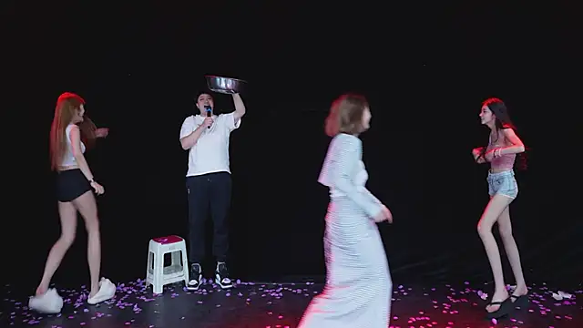 CUTEBABY-101's cam snapshot