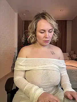 Charming_Daphny live sex cam