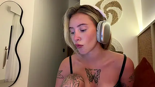 MartinaDeoliveira's cam snapshot