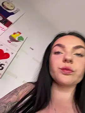 YorkshireGirly live sex cam