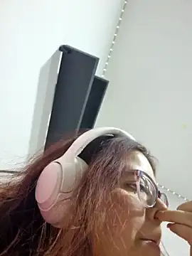 Yourhotkitty's cam snapshot