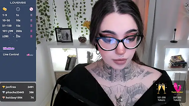 Dixi_Pixi_'s cam snapshot