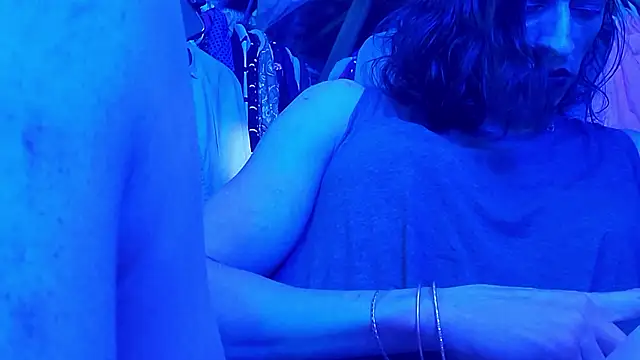 gurlnips live sex cam